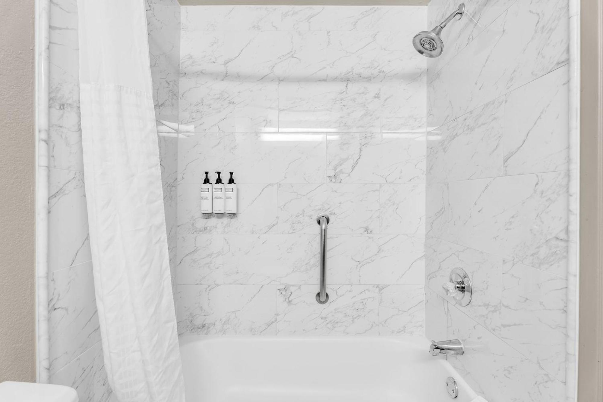 Wyndham Garden Newark Fremont Silicon Valley Екстериор снимка