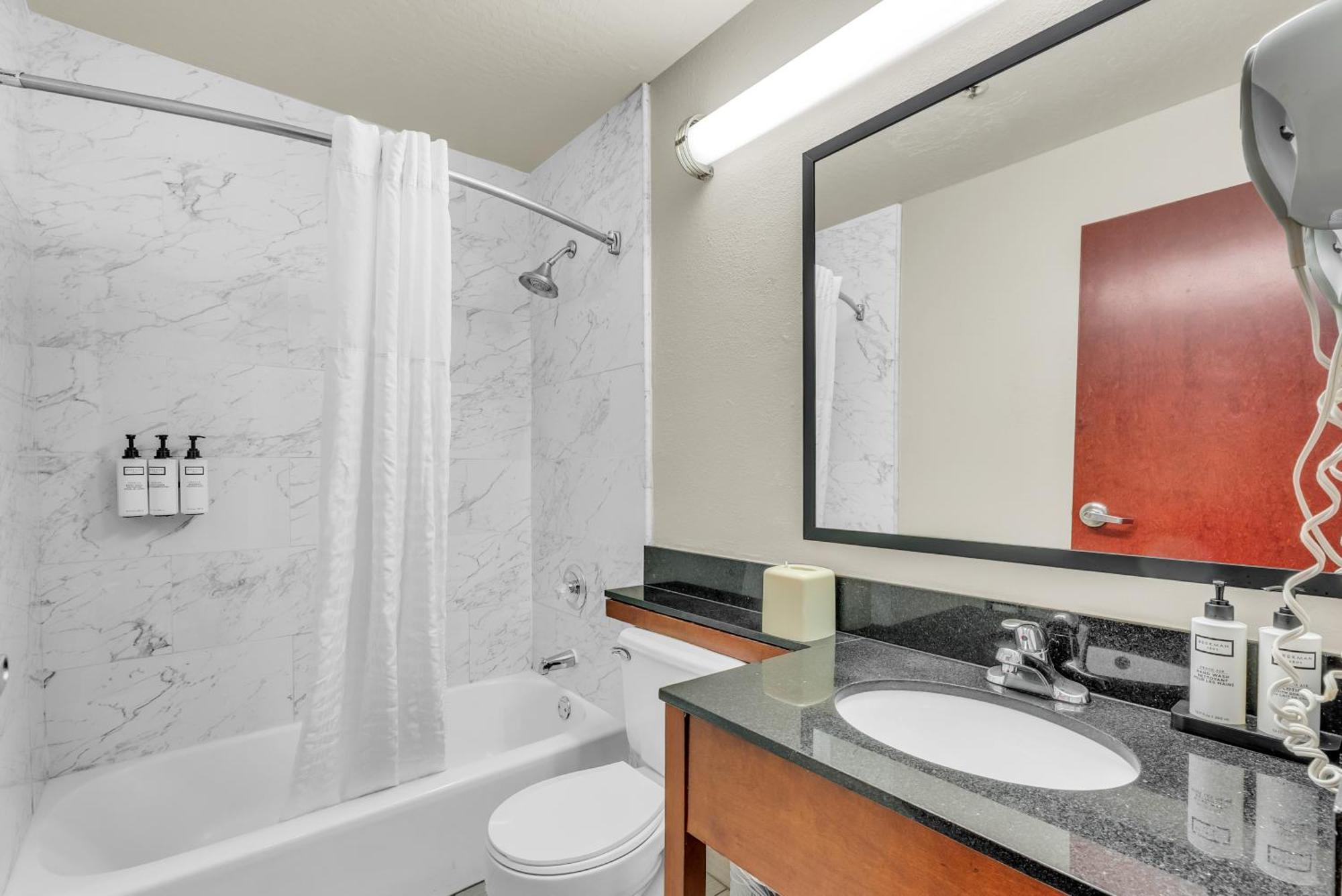 Wyndham Garden Newark Fremont Silicon Valley Екстериор снимка