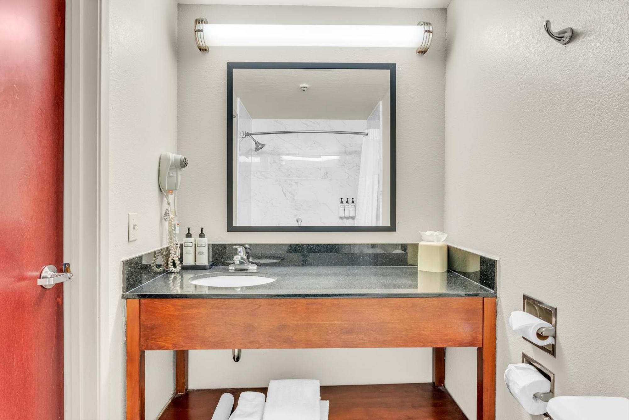 Wyndham Garden Newark Fremont Silicon Valley Екстериор снимка